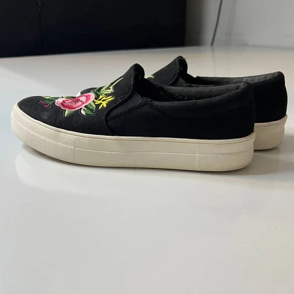 Big Buddha Black Embroidered Flowers Slip-on Skate Suede Loafers- 9 - Picture 4 of 9